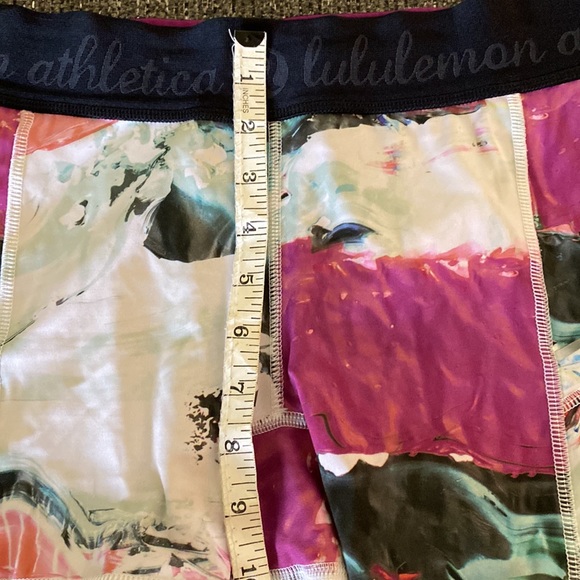 Lululemon shorts - Picture 5 of 8